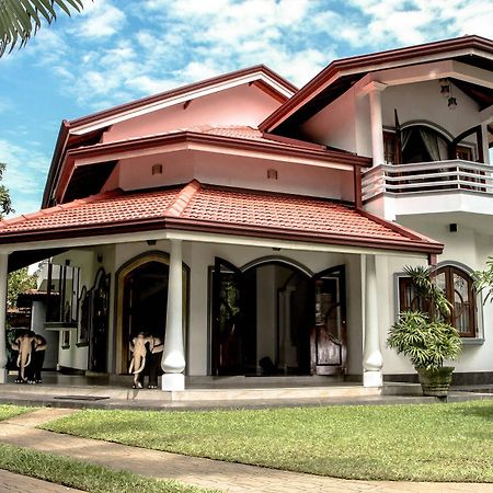 Flipflop Hostel เนกอมโบ ภายนอก รูปภาพ
