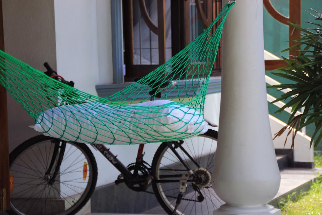 Flipflop Hostel เนกอมโบ ภายนอก รูปภาพ