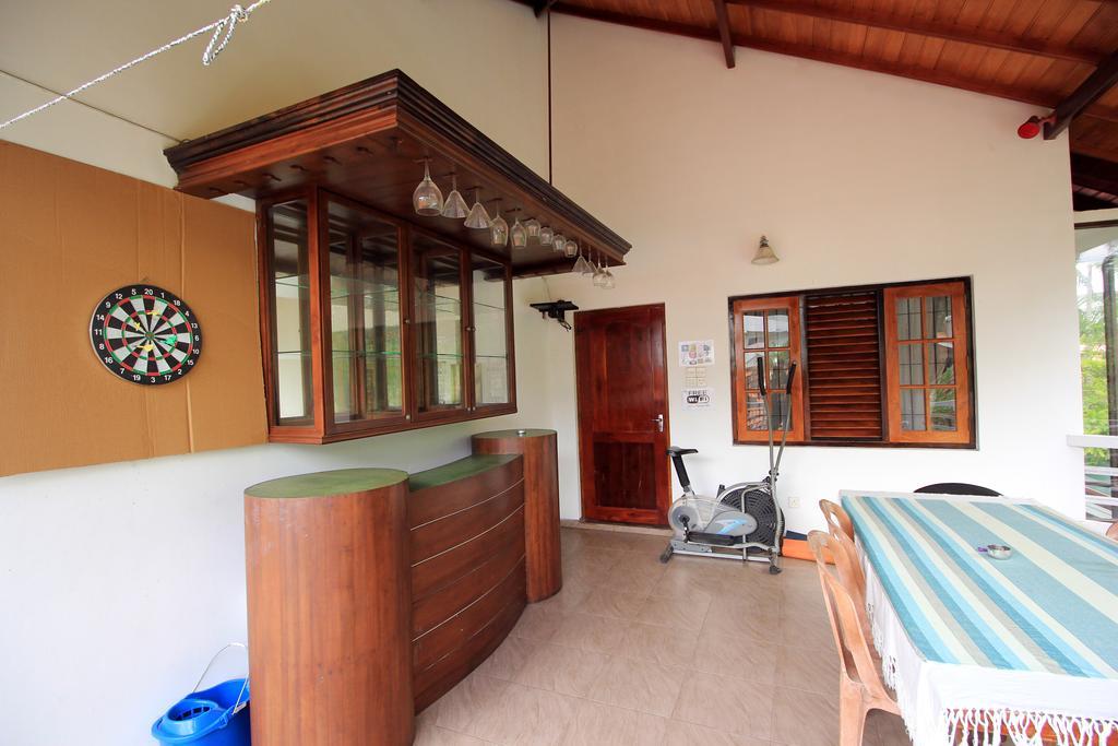 Flipflop Hostel เนกอมโบ ภายนอก รูปภาพ
