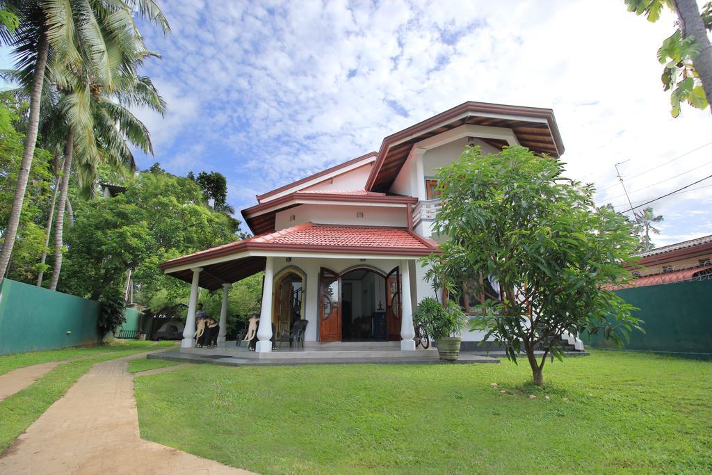 Flipflop Hostel เนกอมโบ ภายนอก รูปภาพ