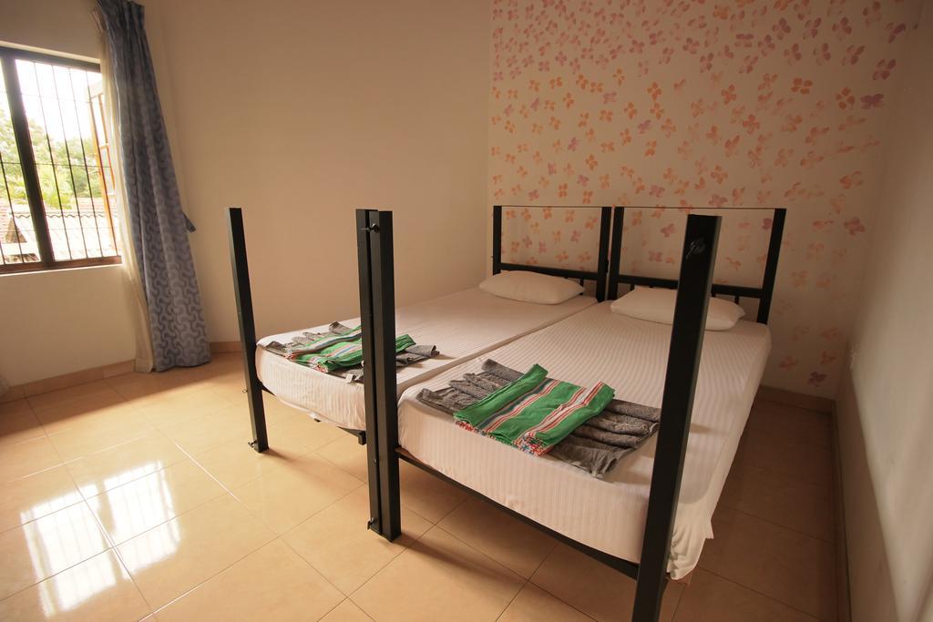 Flipflop Hostel เนกอมโบ ภายนอก รูปภาพ