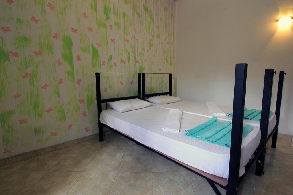 Flipflop Hostel เนกอมโบ ภายนอก รูปภาพ