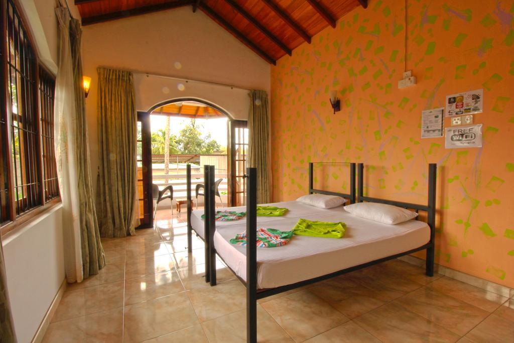 Flipflop Hostel เนกอมโบ ภายนอก รูปภาพ