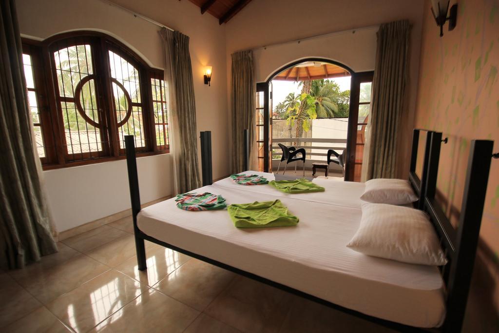 Flipflop Hostel เนกอมโบ ภายนอก รูปภาพ