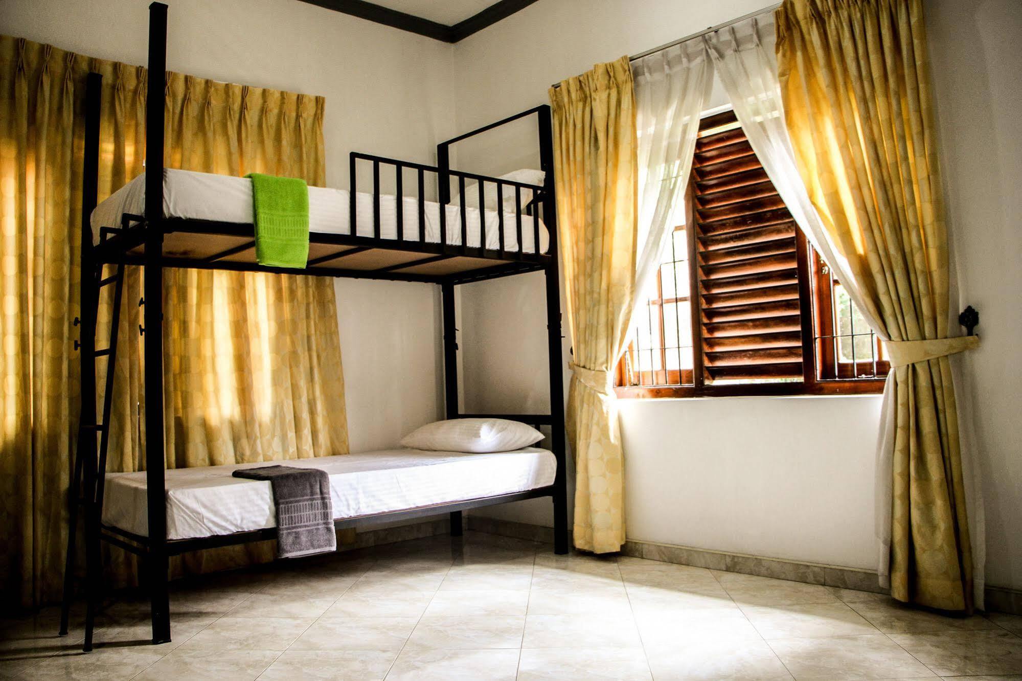 Flipflop Hostel เนกอมโบ ภายนอก รูปภาพ