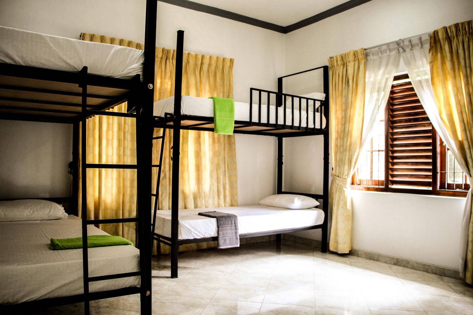 Flipflop Hostel เนกอมโบ ภายนอก รูปภาพ