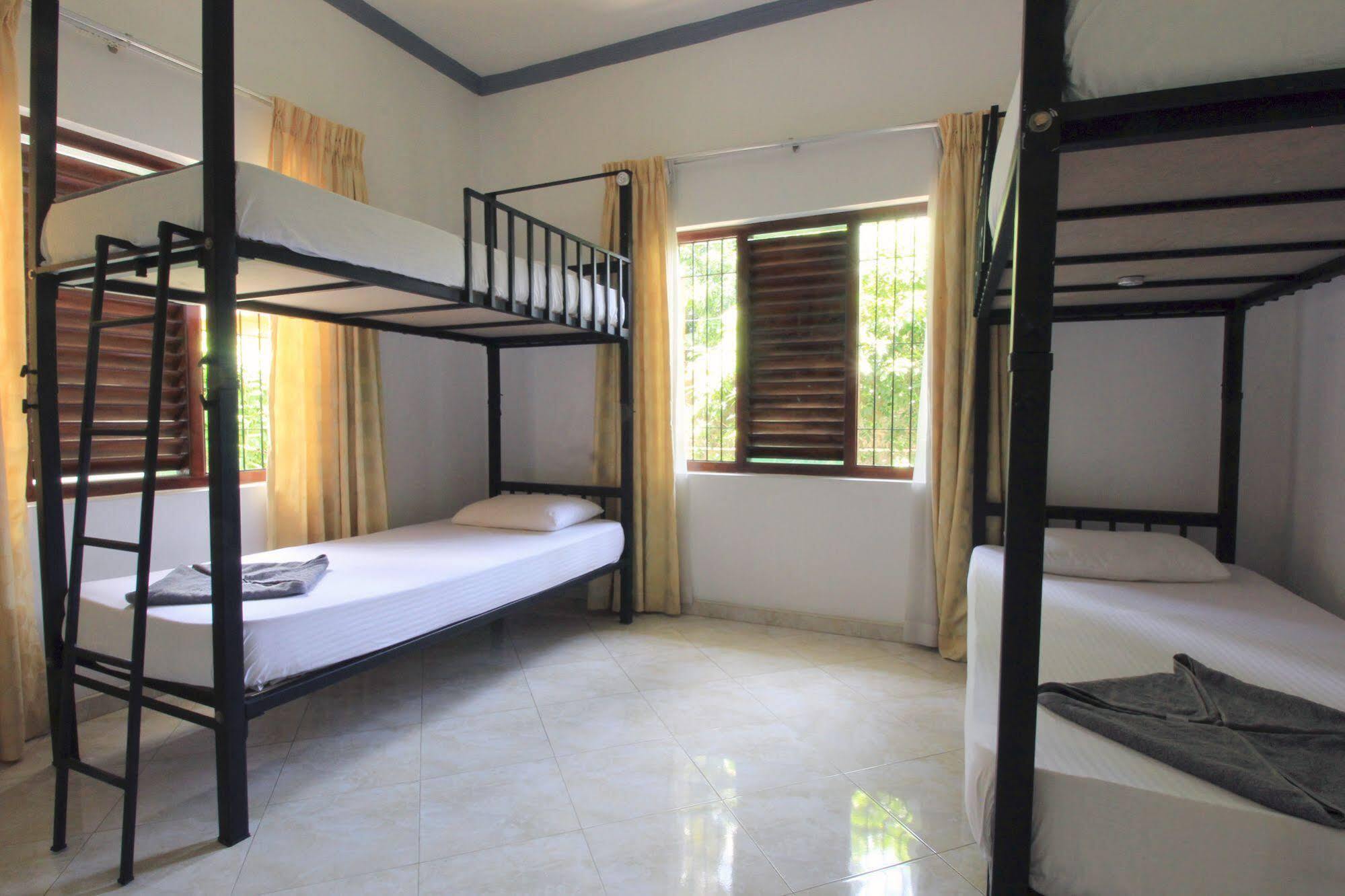 Flipflop Hostel เนกอมโบ ภายนอก รูปภาพ