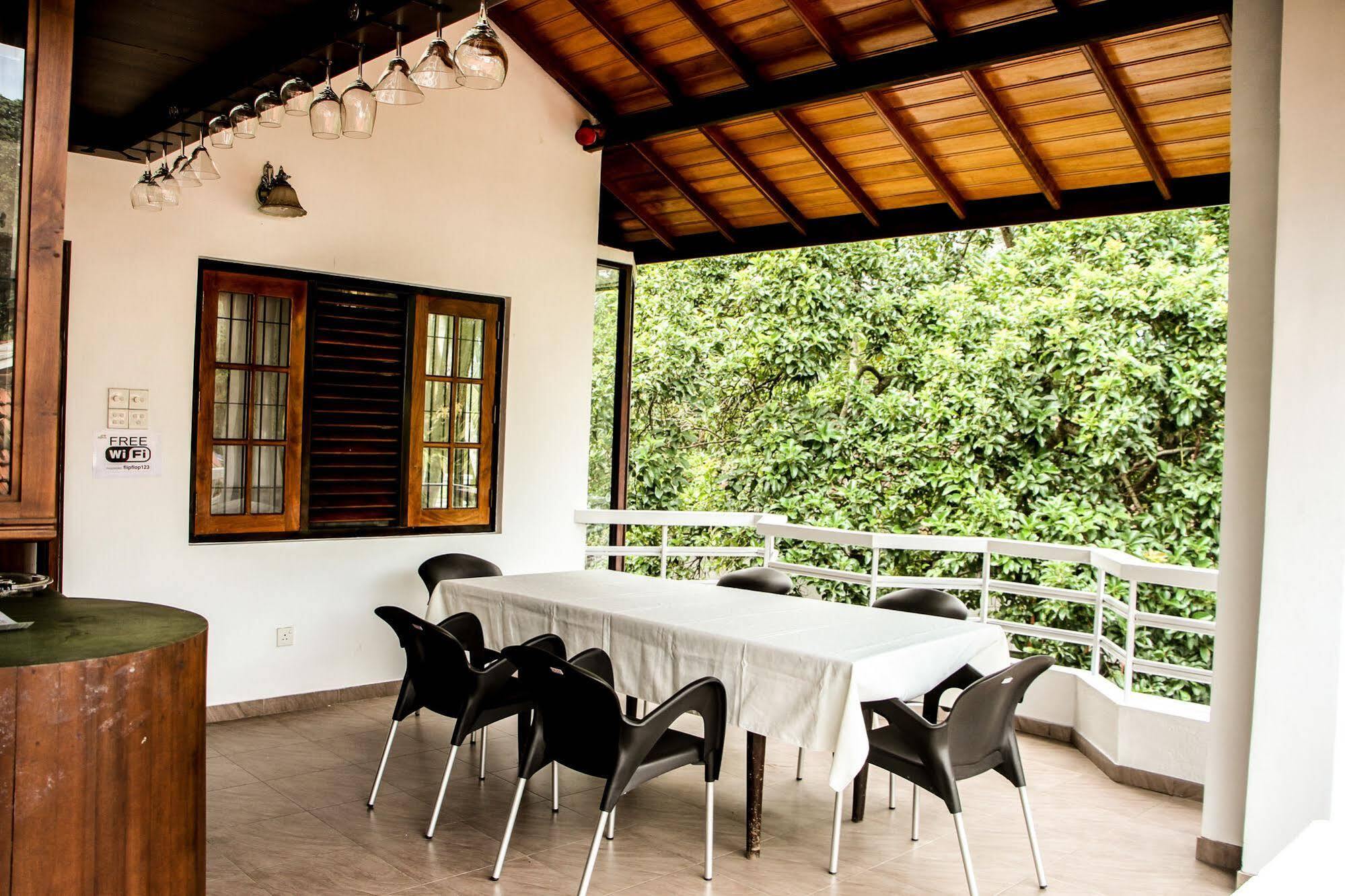 Flipflop Hostel เนกอมโบ ภายนอก รูปภาพ
